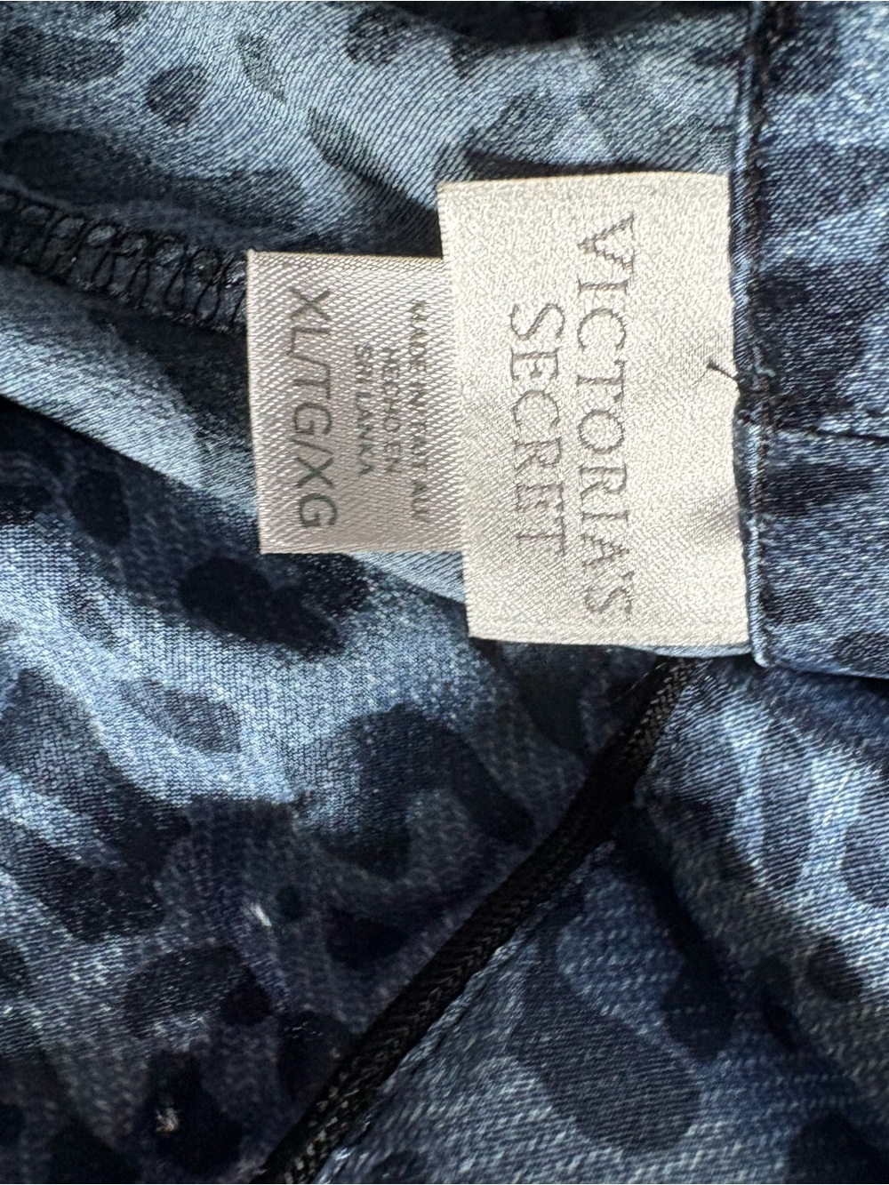 Victoria's Secret Navy Leopard Satin Loungewear Set - Picture 2 of 6